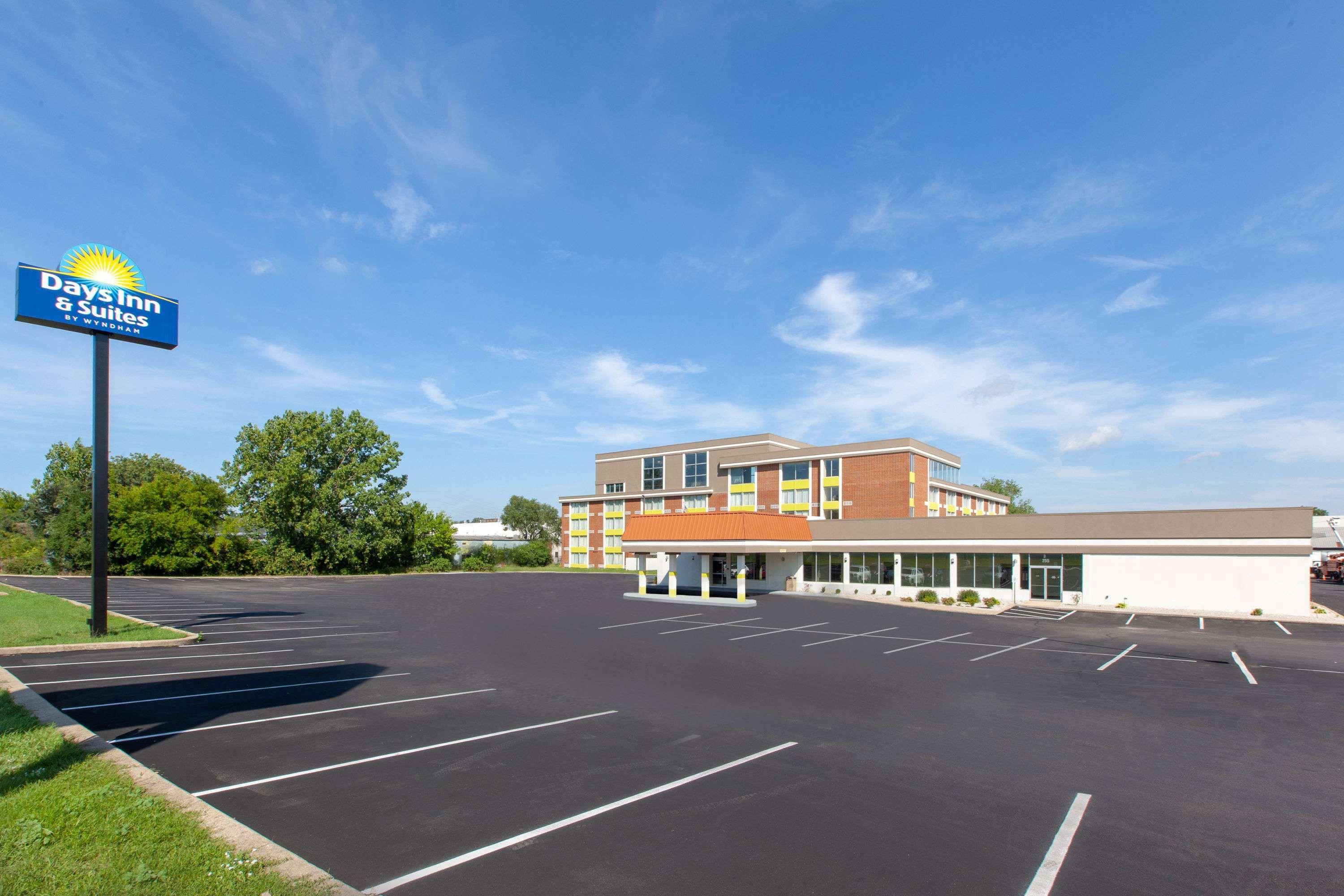 Days Inn & Suites By Wyndham Grand Rapids Near Downtown Wyoming Exterior foto