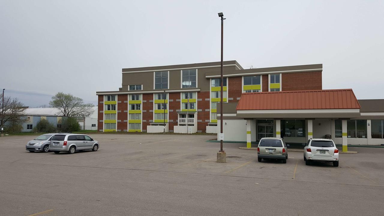 Days Inn & Suites By Wyndham Grand Rapids Near Downtown Wyoming Exterior foto
